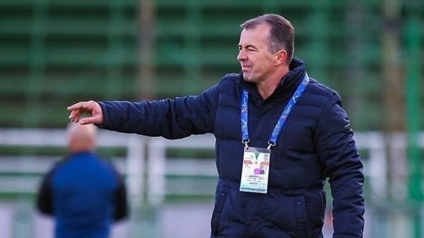 سرمربی ذوبآهن در نشست خبری دیدار مقابل تراکتور شرکت نکرد