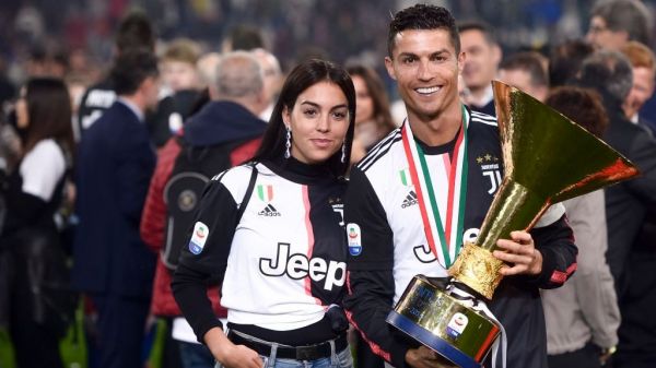 نامزد رونالدو اوایل آشنایی با کریس، احساس ناامنی می کردم