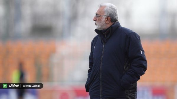 حاشیه دیدار پیکان و شهرداری بوشهر تشویق فرکی از سوی هواداران پیکان