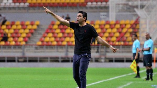 حواشی سپاهان-فولاد اعتراضهای نکونام و صحبت داور با دو سرمربی