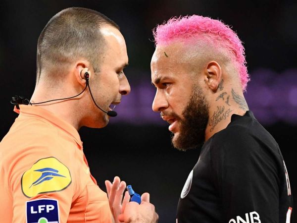  درگیری نیمار با داور بازی   فرانسوی حرف بزنم