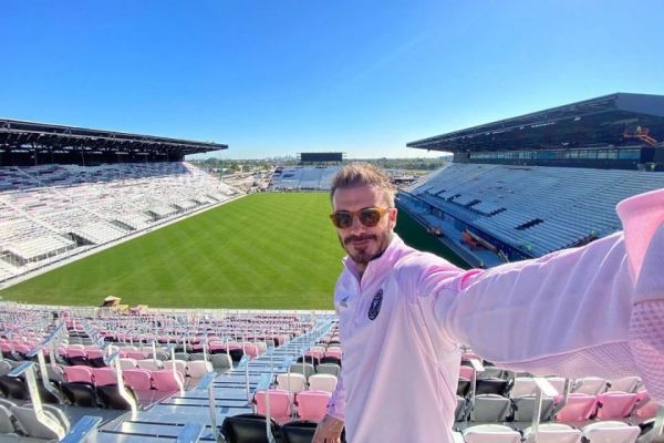 رونمایی بکام از ورزشگاه زیبای تیمش با سکوهای صورتی