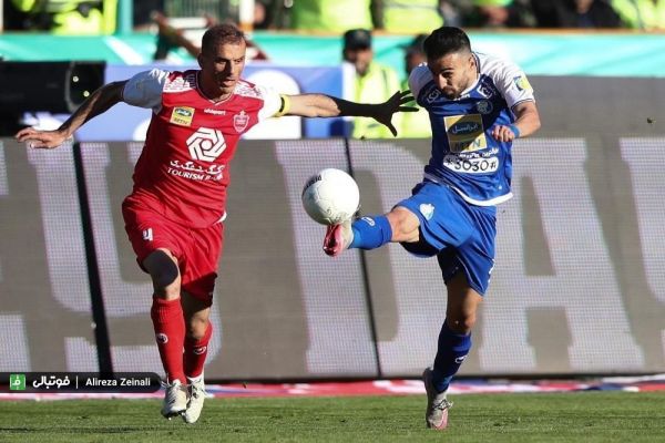 حاشیه دربی 91 ممانعت از ورود 2 بازیکن به رختکن استقلال سجده شکر مطهری بعد از دبل مقابل پرسپولیس