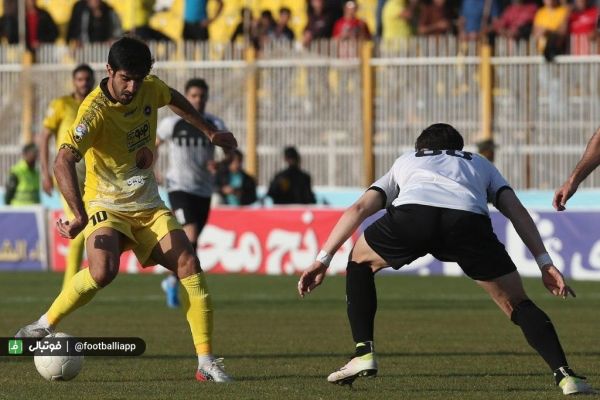  حاشیه دیدار نفت و سپاهان  نارضایتی هواداران از هم زمانی بازی با دربی تهران