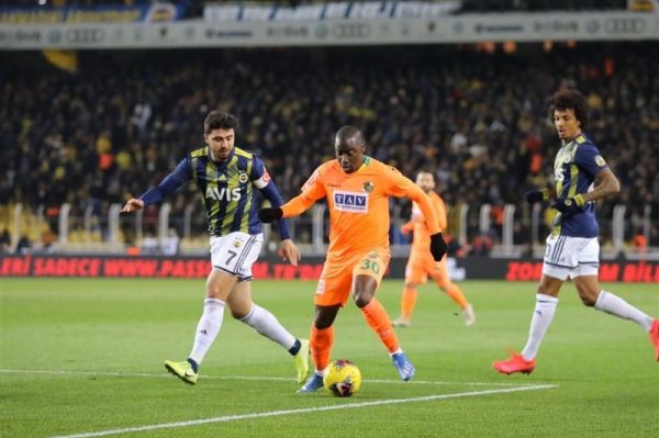 سوپرلیگ ترکیه تساوی خانگی فنرباغچه در غیاب صیادمنش