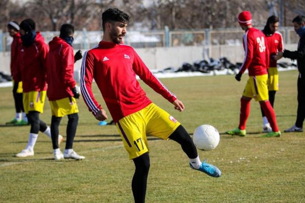 ذوبآهن دستبردار شکاری نیست شکایت از بازیکن تراکتور به CAS