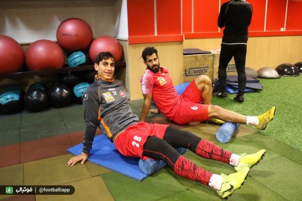  نادری  بازیکن پرسپولیس هستم و همه چیز را به باشگاه سپرده‌ام