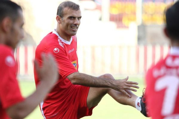  سید جلال حسینی بازی با سپاهان را از دست داد احتمال نیمکت‌نشینی بیرانوند