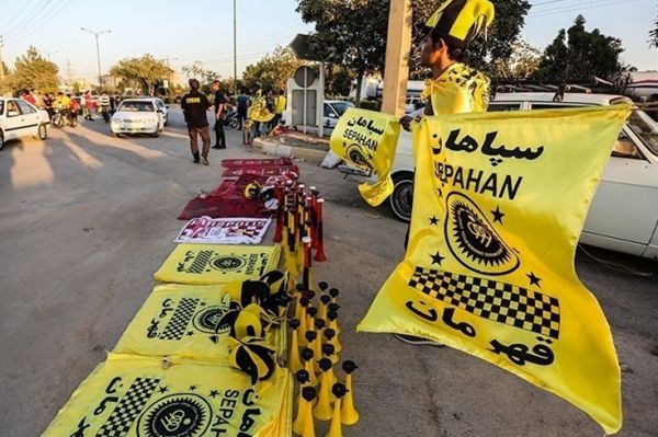 تلاش جدی سپاهانیها برای لغو دیدار با پرسپولیس در فاصله ۲ ساعته تا بازی کار به استانداری رسید