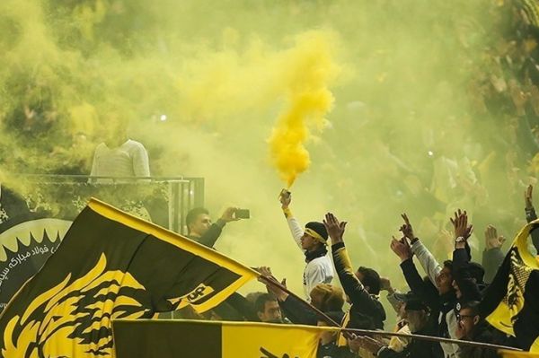 فرمانده یگان ویژه اصفهان هواداران سپاهان مقابل حرکت اتوبوس این تیم را نگرفتند امنیت مثالزدنی بود