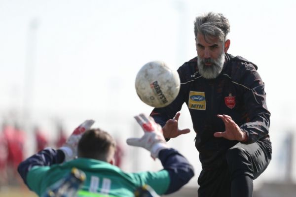 فنایی هتتریک قهرمانی پرسپولیس به بعضیها فشار آورده است
