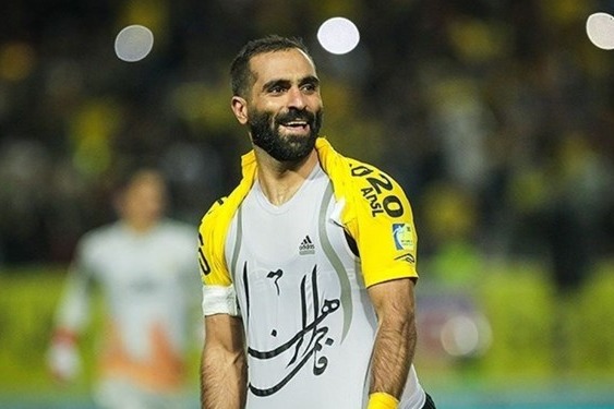 حواشی دربی اصفهان تغییر کاپیتان سپاهان و صحبتهای رفیعی با قلعهنویی