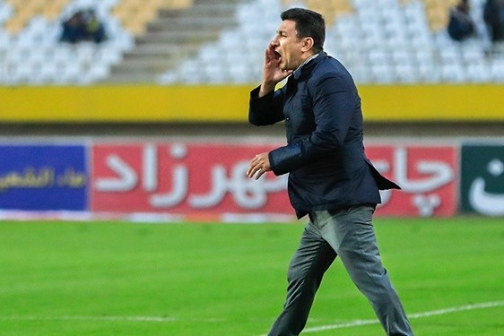 حواشی دربی اصفهان ناراحتی شدید و خودزنی قلعهنویی و حضور چند تماشاگر