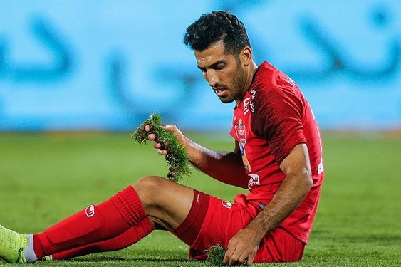 حاشیه دیدار پرسپولیس و شهرخودرو عصبانیت شدید امیری از تصمیم داور