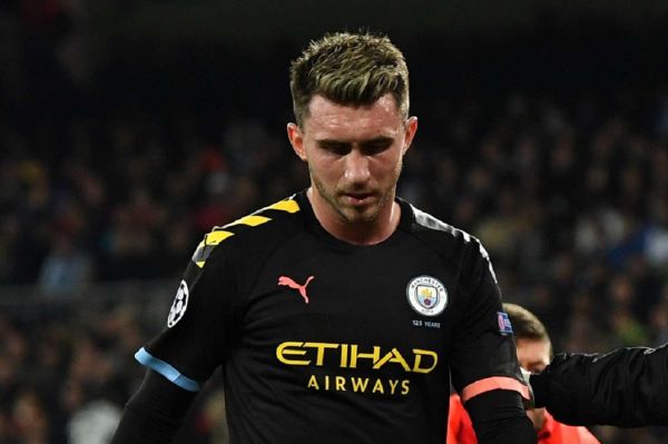 مصدومیت مدافع منچستر سیتی تا چه حد جدی است