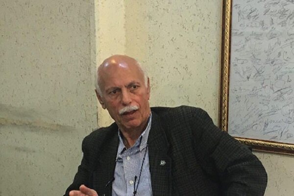 فرزامی شرایط استقلال خوب نیست فوتبال باید تعطیل شود