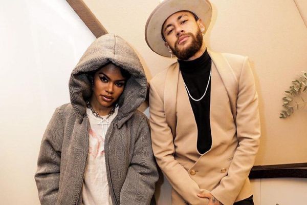  خواننده معروفی که نیمار را در تماشای بازی پاریسن‌ژرمن و دیژون همراهی کرد