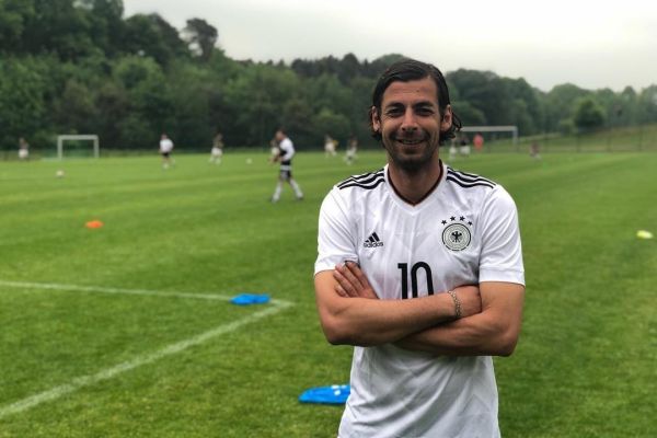  زندی  تیم ملی قطعا به جام جهانی صعود می‌کند