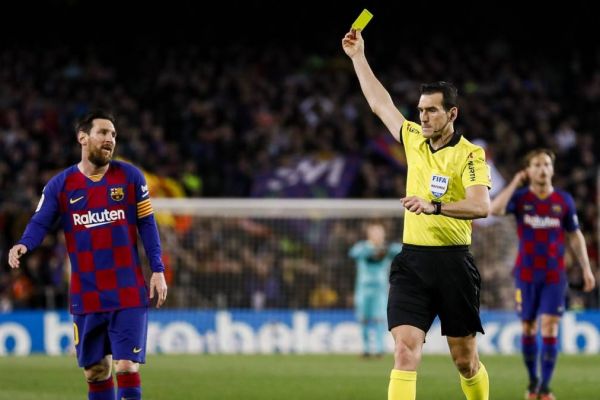 برای اولین بار مسی و دریافت سه کارت زرد متوالی در سه بازی