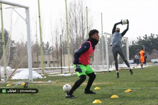  دروازه‌بان استقلال  کرونا هنوز سمت ما نیامده است