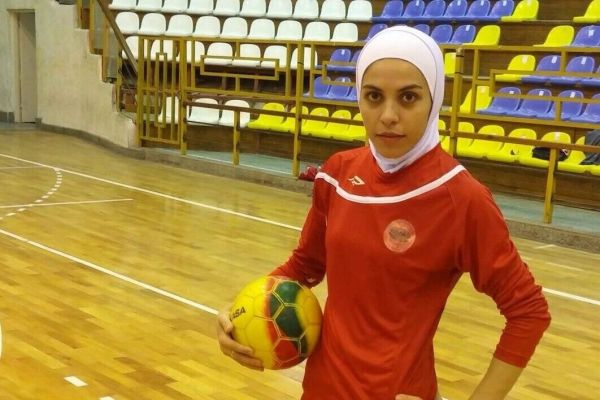 سارا شیربیگی به خاطر دیگران و خودمان بیرون نرویم