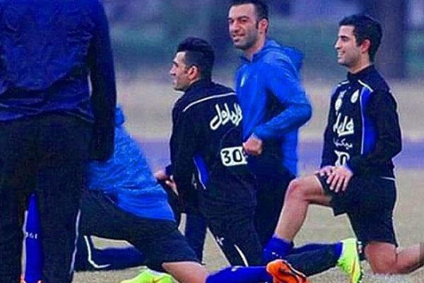 ماجراهای عجیب آقای م ب از پیراهن استقلال تا تبلیغ سایت شرطبندی