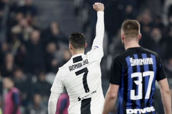  مدافع اینتر  رونالدو بازیکن محبوب من از بچگی و بهترین رقیب است