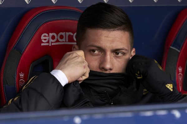 حمله رییس جمهور صربستان به یوویچ با خروج از خانه بازداشتش میکنیم