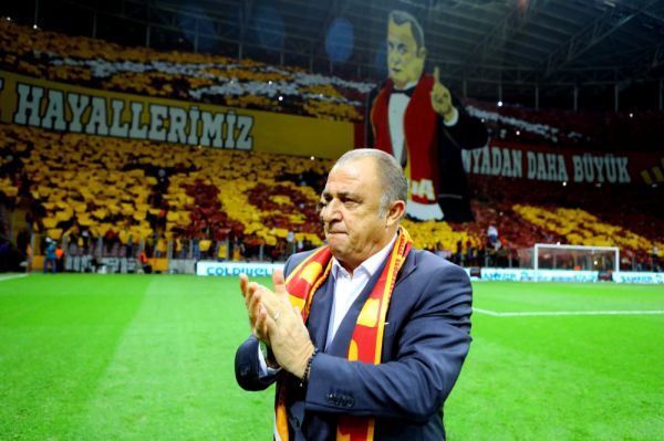 جنجال در ترکیه؛ هواداران گالا فدراسیون مقصر کرونا گرفتن تریم است