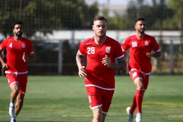 آنتونی استوکس تراکتور را نقره داغ میکند