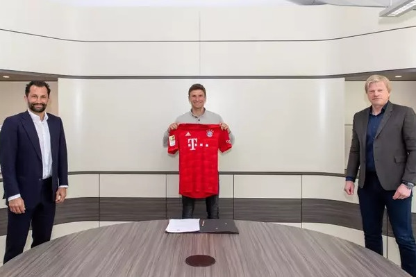  تمدید قرارداد مولر با بایرن مونیخ؛ عکسی با طعم کرونا