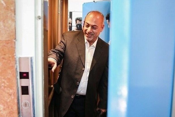  امیری  پیشنهادی برای حضور در استقلال ندارم