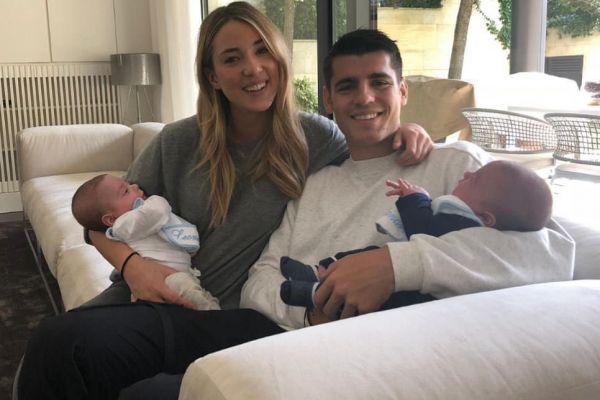  رونمایی موراتا و همسرش از جنسیت فرزند جدیدشان  سه تفنگدار