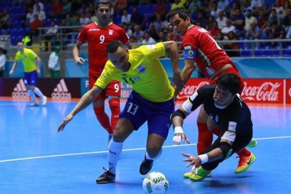 عذرخواهی دروازهبان تیم ملی از شمس به جان تک دخترم بیاحترامی نکردم