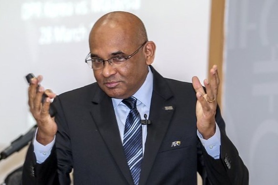  دبیرکل ای‌اف‌سی  رقابت‌های فوتبالی آسیا تا پایان سال جاری به اتمام خواهند رسید