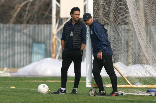 مربی استقلال فرشید اسماعیلی مستحق این جو نیست