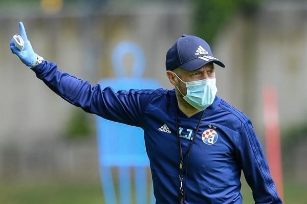 سرمربی دینامو زاگرب تمرینهای خانگی بازیکنان هیچ رابطهای با فوتبال نداشت