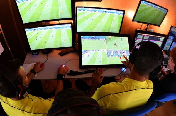 «نبی» پیگیر راهاندازی تکنولوژی کمک داور ویدئویی در لیگ برتر