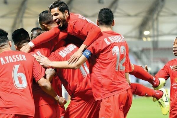 الرکراکی بازیکنان را از بالا نگاه می کند آغاز تمرینات الدحیل با نفرات کامل