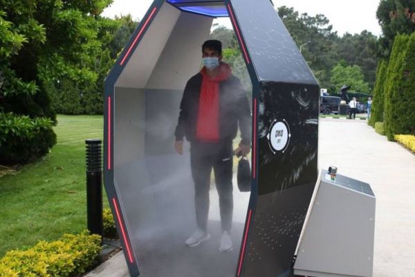  نصب کابین ضدعفونی برای مقابله با کرونا در کمپ تمرینی بشیکتاش