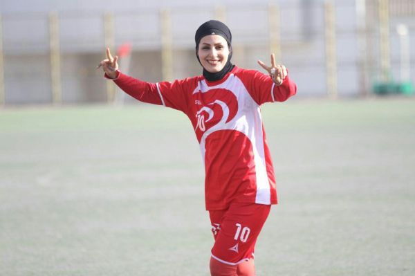  ملی‌پوش فوتبال  در ورزشگاه بدنیا آمدم