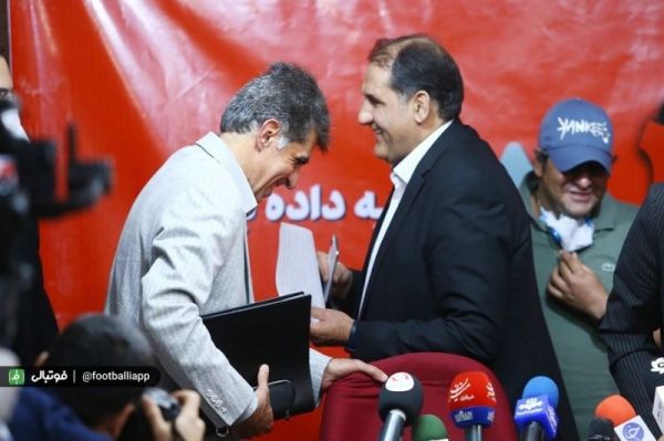  شفاف سازی روزنامه دولت درباره قرارداد پر حرف و حدیث پرسپولیس با کارگزارش