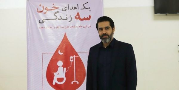  افشین پیروانی امروز چهارشنبه برای اهدای خون، به اتفاق تعدادی از هواداران و مشوقین پرسپولیس در مرکز انتقال خون حضور پیدا کرد