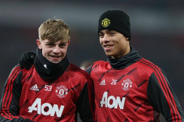  شگفتانه جالب مدافع منچستریونایتد برای پدرش؛ مرسدس بنز