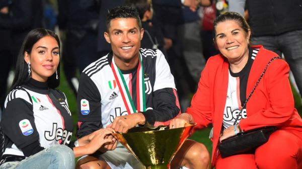 چرا مادر رونالدو، جورجینا رودریگز را «آنفالو» کرد