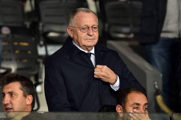 مدیر لیون ما احمق بودیم که لیگ فرانسه را لغو کردیم