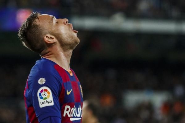 مشکل جدید بارسلونا در جذب پیانیچ؛ آرتور جایی نمیروم، در بارسا میمانم