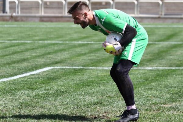 تست کرونای دروازهبان پرسپولیس منفی شد وعده پرداخت پول در هفته آینده