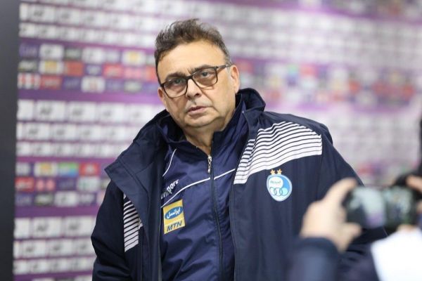 پزشک استقلال تمرین آذری و زکیپور با نورافکن مربوط به یک ماه قبل بود