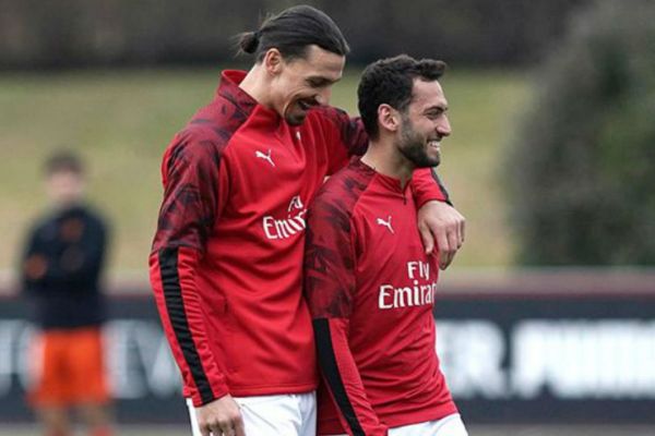  چالهان اوغلو  زلاتان قهرمان میلان است؛ او غرور ندارد